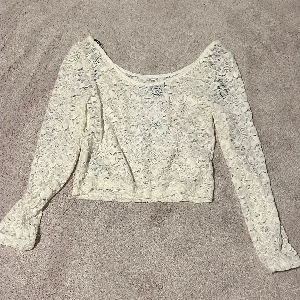 NWT forever 21 cream colored lace cropped long sleeve top